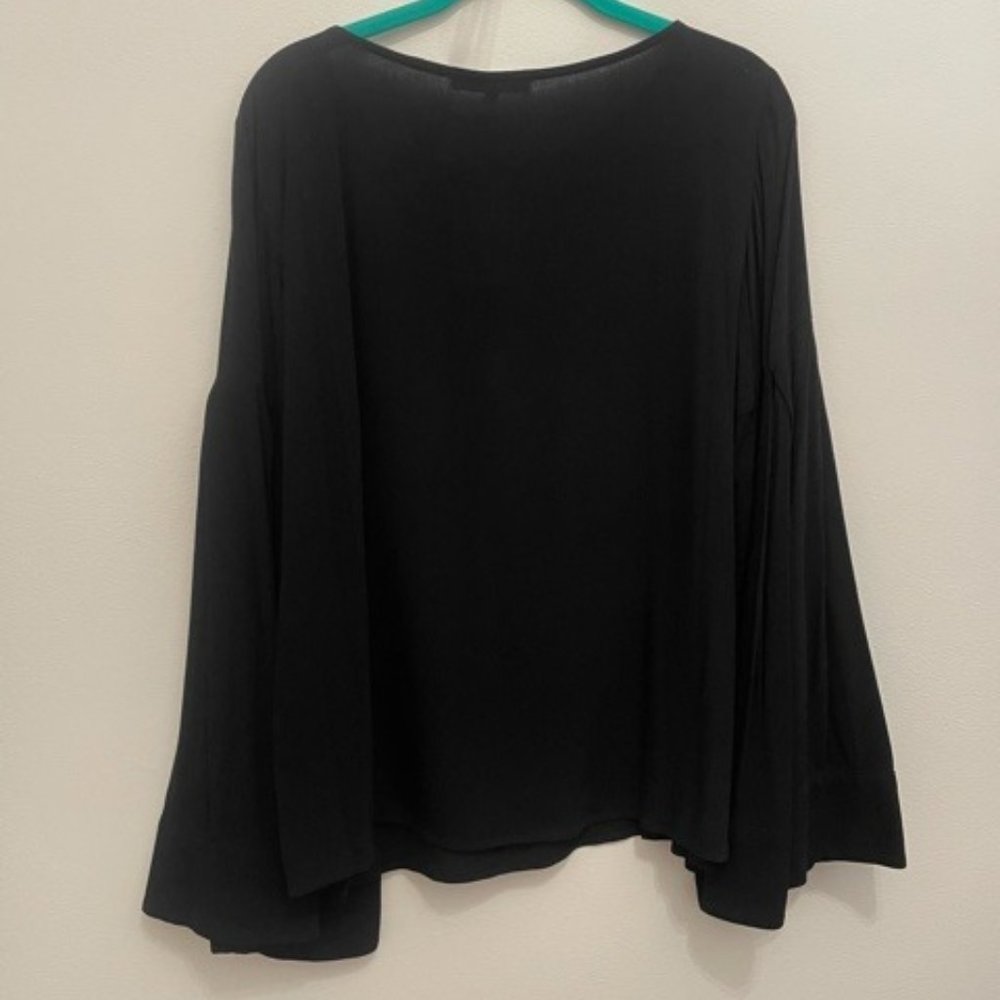 Black RO & DE Bell Sleeve Blouse Size M NWT